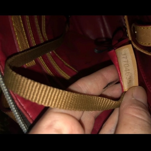 Dooney and Bourke shoulder crossbody bag - Picture 6 of 7